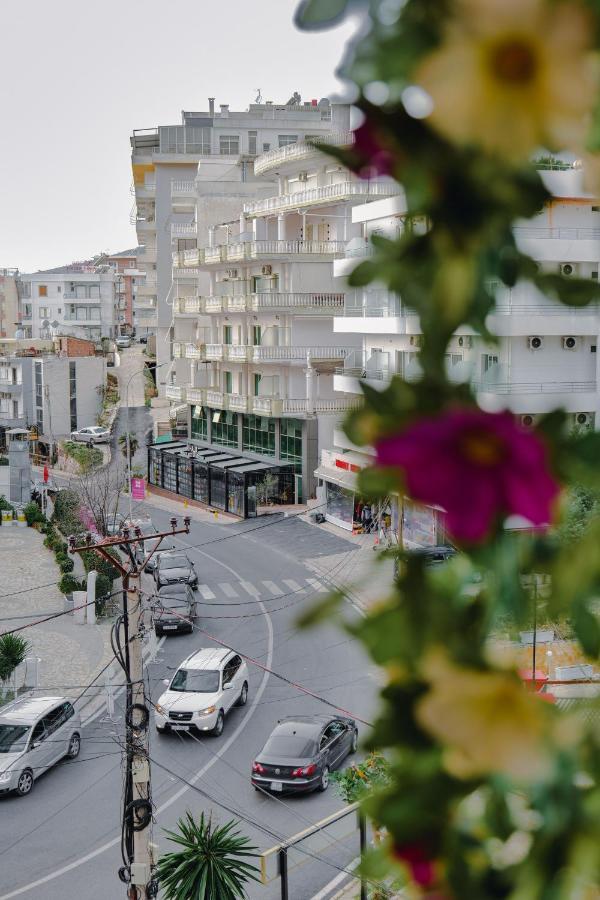 Vila Jon'A Sarandë Exterior foto